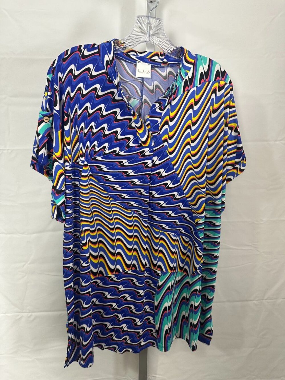 L.I.A Love Is All Multi‑Color Abstract Top | Plus Size 2X | NWT